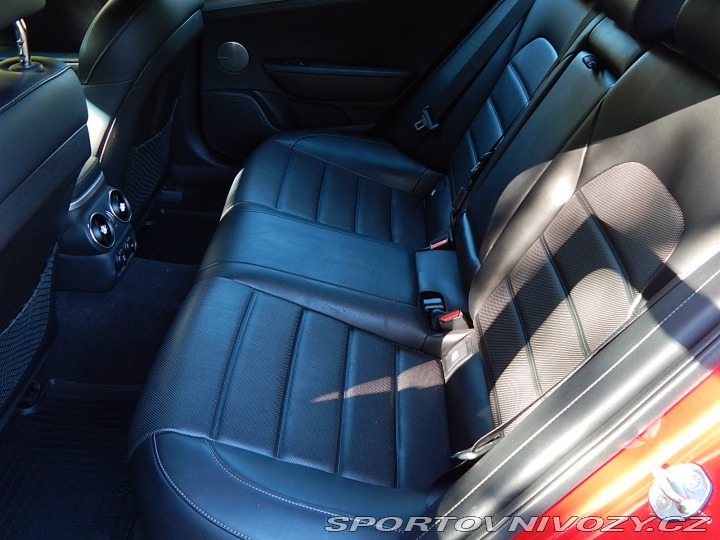 Kia Stinger GT 3.3 V6 T-GDi-CZ-DPH 2018