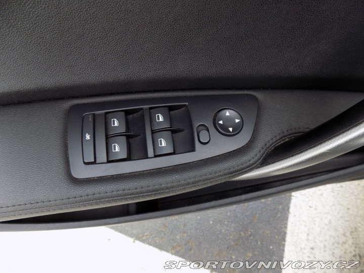 BMW 1 130i/M-Paket/NAVI/Bi-xeno 2006