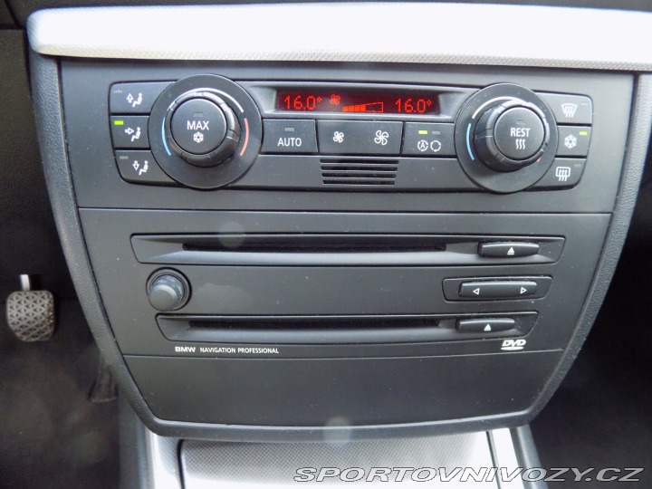 BMW 1 130i/M-Paket/NAVI/Bi-xeno 2006