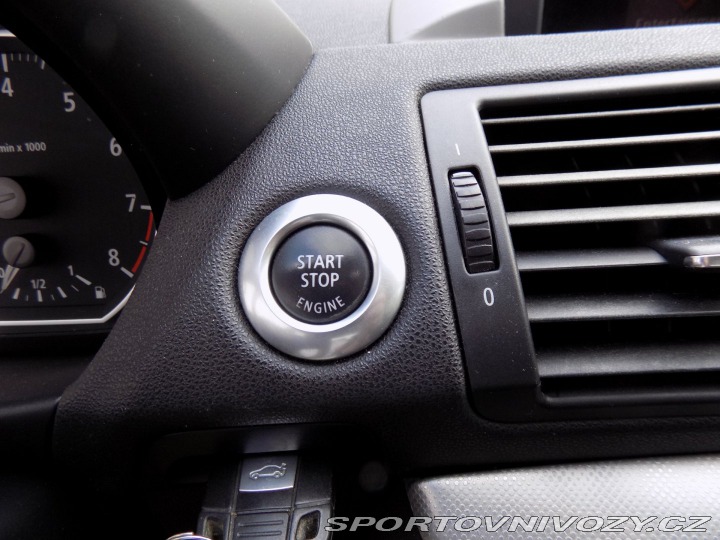 BMW 1 130i/M-Paket/NAVI/Bi-xeno 2006