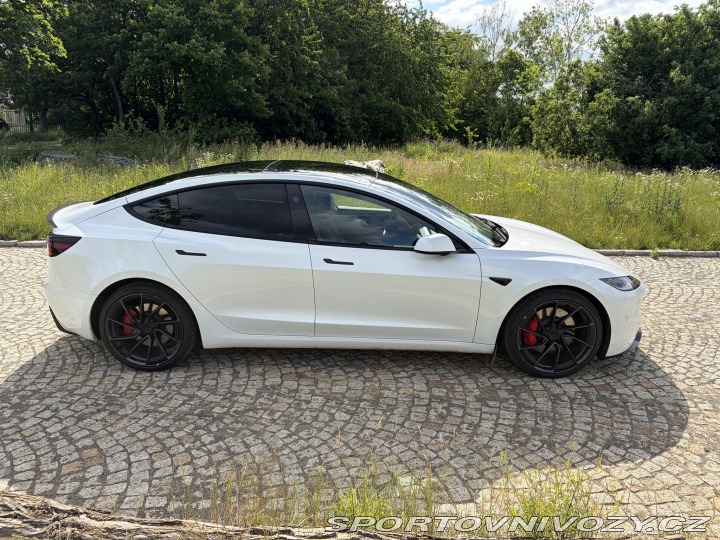 Tesla Model 3 Performance Highland 2024