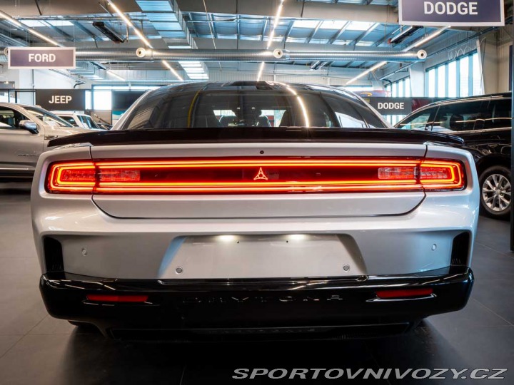 Dodge Charger 0.0 Daytona Scat Pack 670 2024