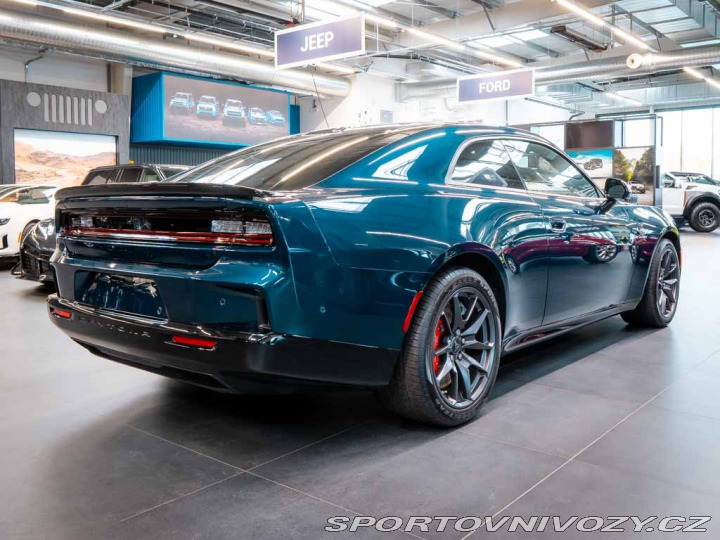 Dodge Charger 0.0 Daytona Scat Pack 670 2024