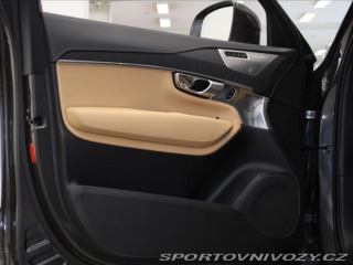 Volvo Ostatní modely XC90 2,0 T8 Ultimate B&W V 2023