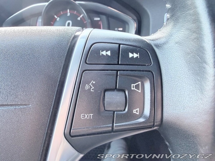 Volvo V60 2,4 D6 Plug-in Hybrid 2015