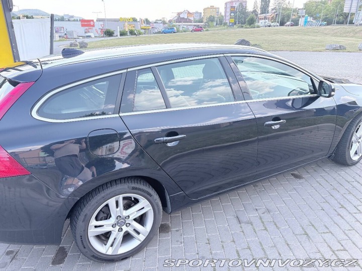 Volvo V60 2,4 D6 Plug-in Hybrid 2015