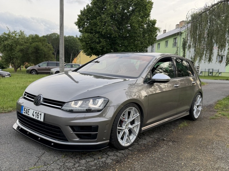 Volkswagen Golf R