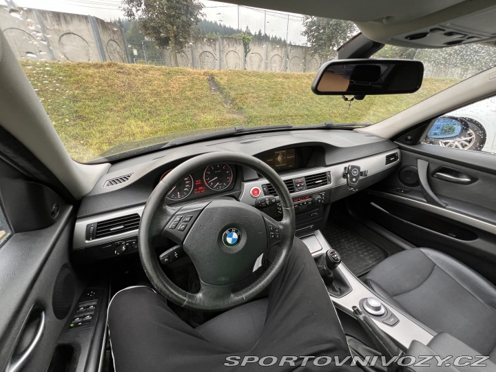 BMW 3 330i 2005