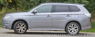 Mitsubishi Ostatní modely Outlander 2,0   PHEV L EL&quo 1800