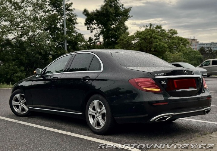Mercedes-Benz E E220D PRAHA 2017
