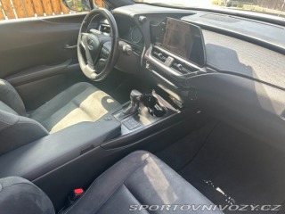 Lexus Ostatní modely UX 250h 2,0   hybrid .E-CVT 2024