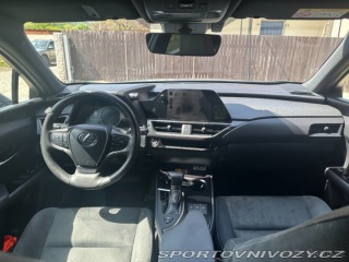 Lexus Ostatní modely UX 250h 2,0   hybrid .E-CVT 2024
