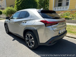 Lexus Ostatní modely UX 250h 2,0   hybrid .E-CVT 2024