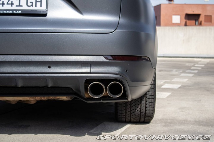 Porsche Cayenne 4x4 / 250kW / A8 / ZÁRUK 2018