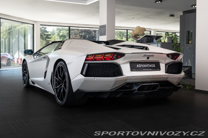 Lamborghini Aventador 2014