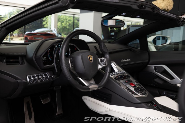 Lamborghini Aventador 2014