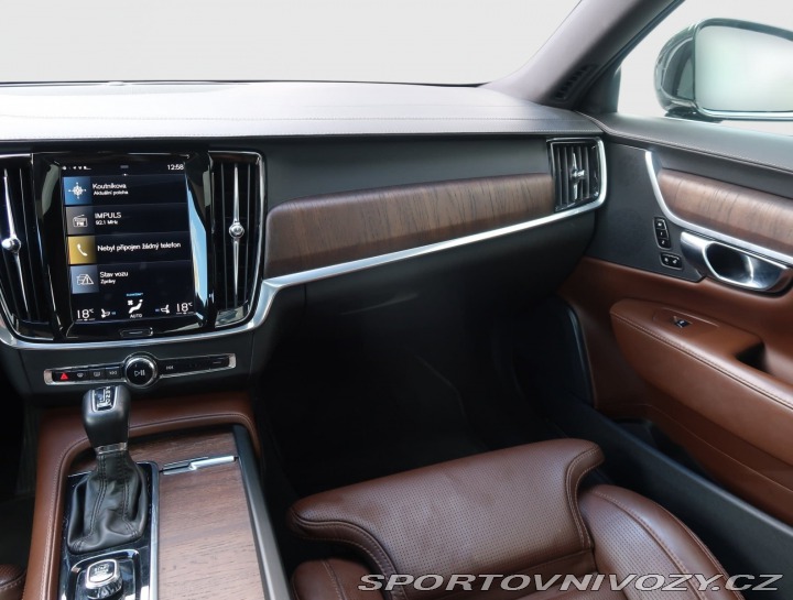Volvo S90 D5 AWD 2021