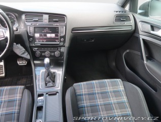 Volkswagen Golf GTE 2015