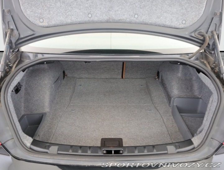 BMW 3 320 i 2010