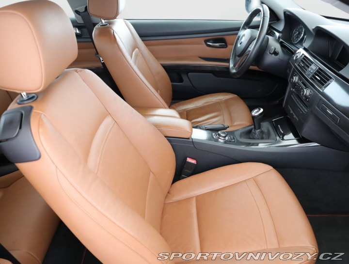 BMW 3 320 i 2010