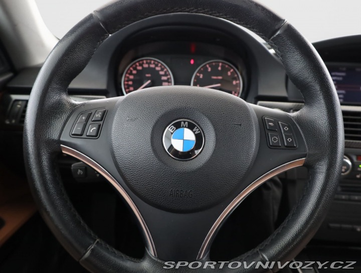 BMW 3 320 i 2010