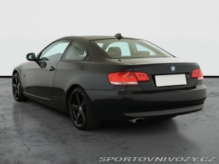 BMW 3 320 i 2010