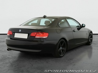 BMW 3 320 i 2010