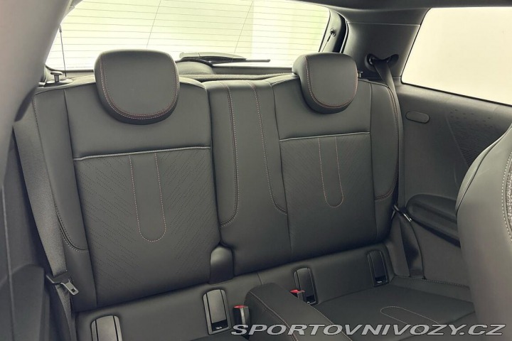 Mini Cooper 3dvéř. John Cooper Works 2025