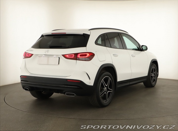 Mercedes-Benz Ostatní modely GLA AMG line GLA 250 e 2022