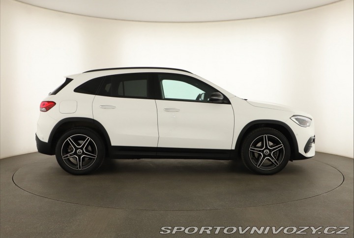 Mercedes-Benz Ostatní modely GLA AMG line GLA 250 e 2022
