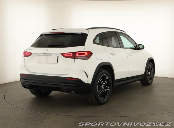 Mercedes-Benz Ostatní modely GLA AMG line 250 e 2022