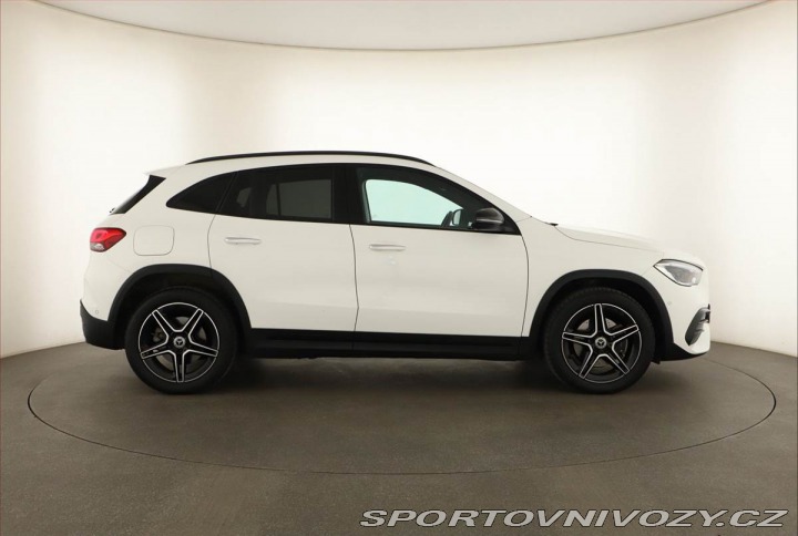 Mercedes-Benz Ostatní modely GLA AMG line 250 e 2022