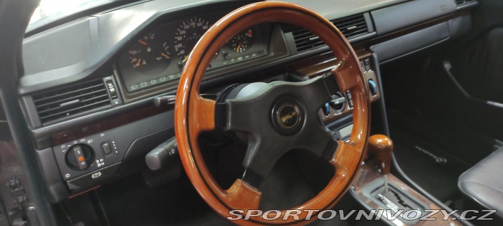 Mercedes-Benz Ostatní modely 124 320 kupé 1994