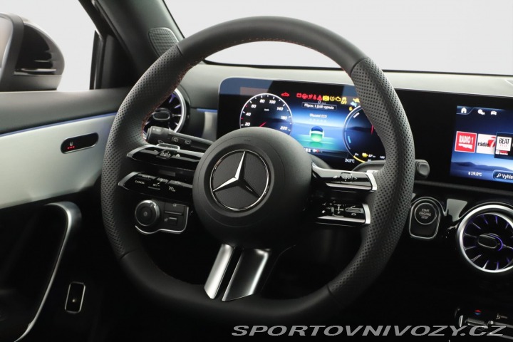 Mercedes-Benz A AMG Line A 250 e 2025