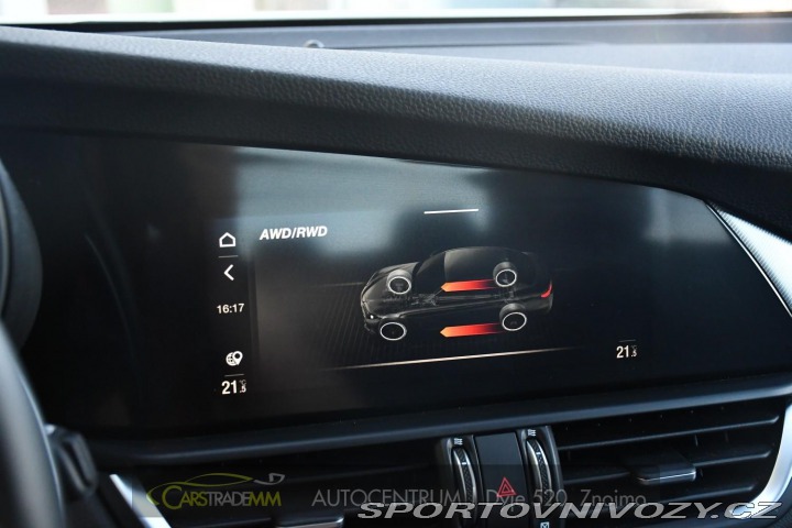 Alfa Romeo Giulia 2.0 TURBO 16V 206kW Q4 VE 2025