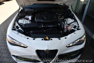 Alfa Romeo Giulia 2.0 TURBO 16V 206kW Q4 VE 2025