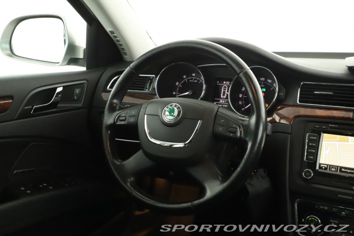 Škoda Superb Elegance 3.6 FSI V6 2011