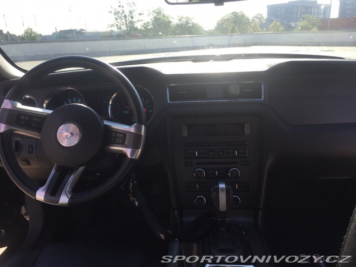 Ford Mustang 3,7 2012