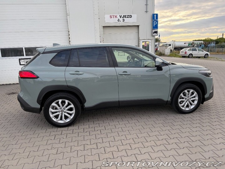 Toyota Ostatní modely Corolla Cross 2,0   4x4 - servis Toyota 1800