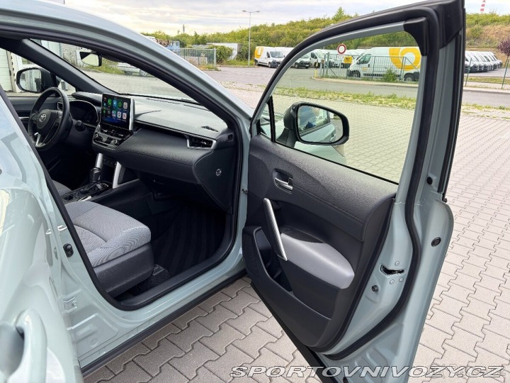 Toyota Ostatní modely Corolla Cross 2,0   4x4 - servis Toyota 1800