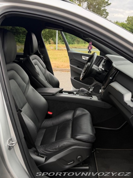 Volvo Ostatní modely XC60 2,0 T5 AWD 2019