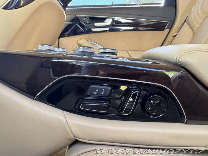 Audi S8 2014