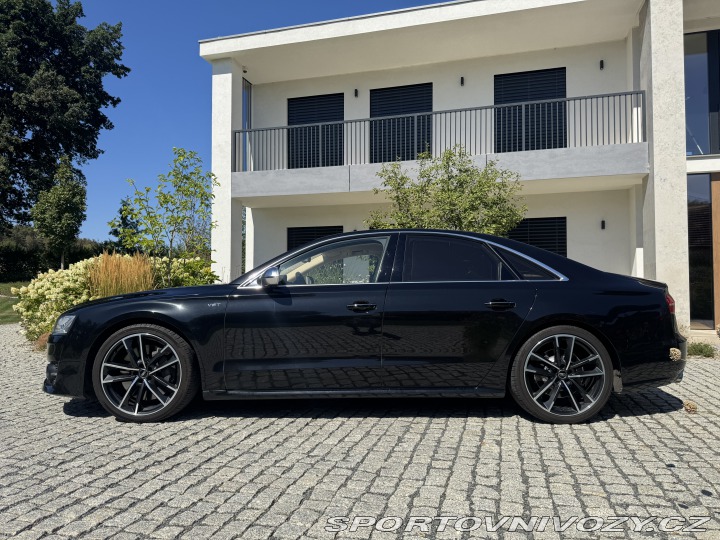 Audi S8 2014