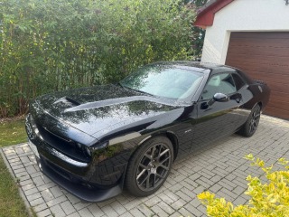 Dodge Challenger osobní