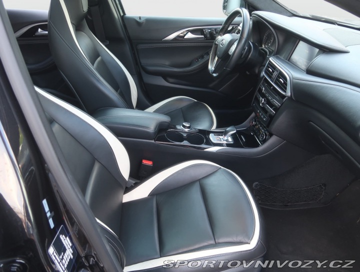 Infiniti Q30 1.6t 2019