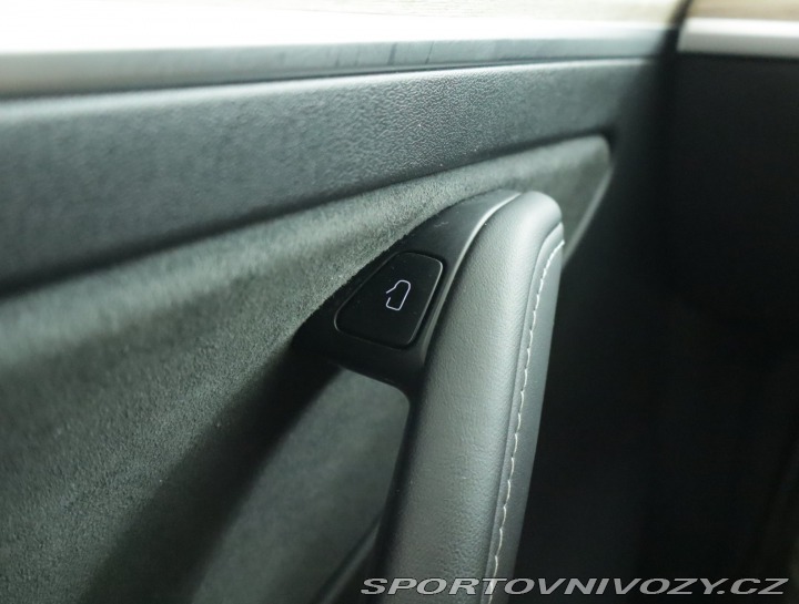 Tesla Model Y . Long Range AWD 79kWh 2022