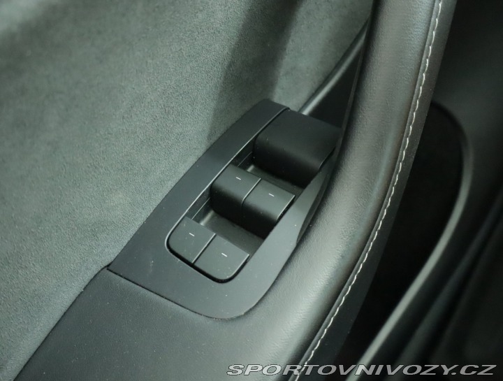 Tesla Model Y . Long Range AWD 79kWh 2022