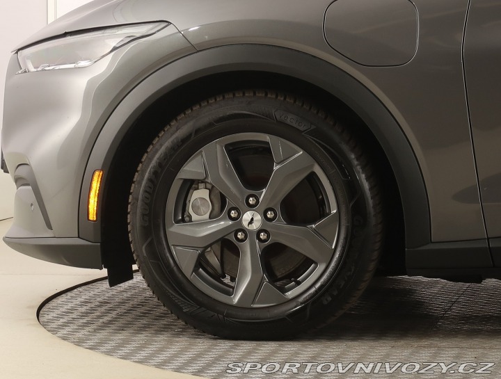Ford Mustang Mach-E  Standard Range RW 2021