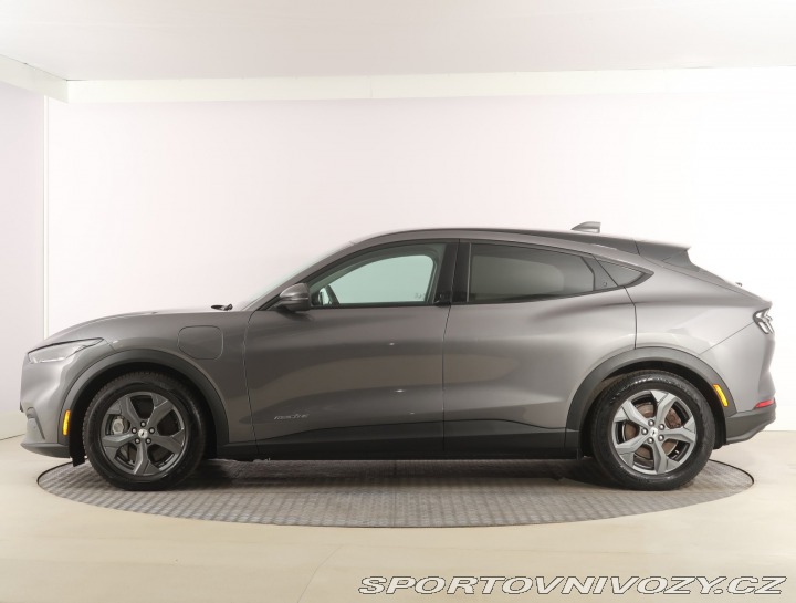 Ford Mustang Mach-E  Standard Range RW 2021