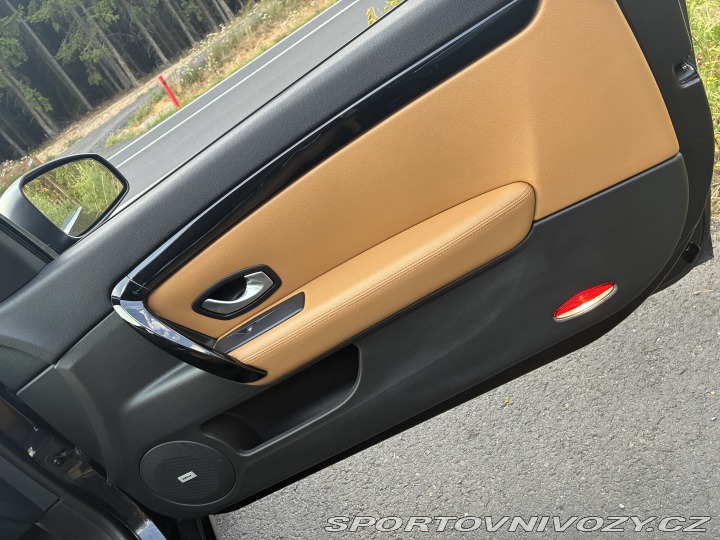 Renault Laguna Coupé 3.0 DCI V6 4Control 2011